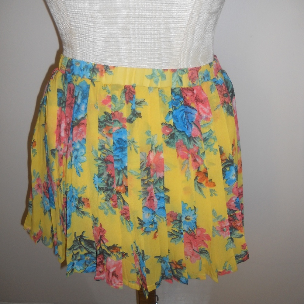 Millau Mini Pleated Skirt
